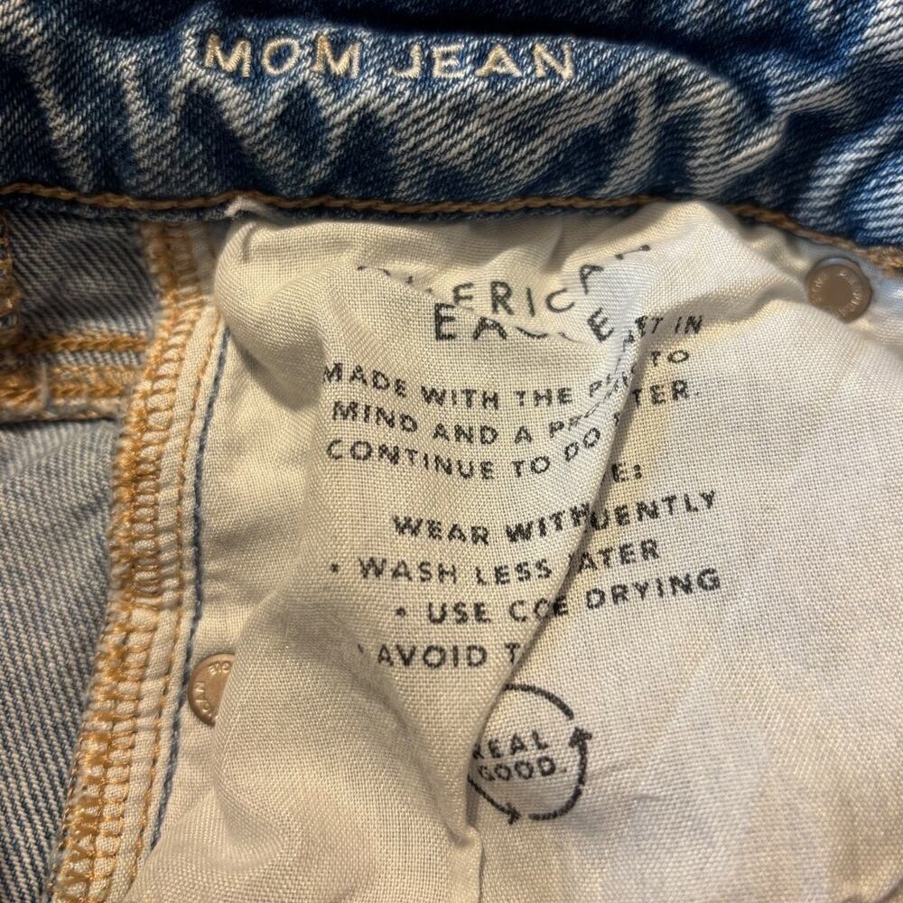 American Eagle Women's Distressed Mom Stretch Jeans Size 00 Short - Picture 3 of 5